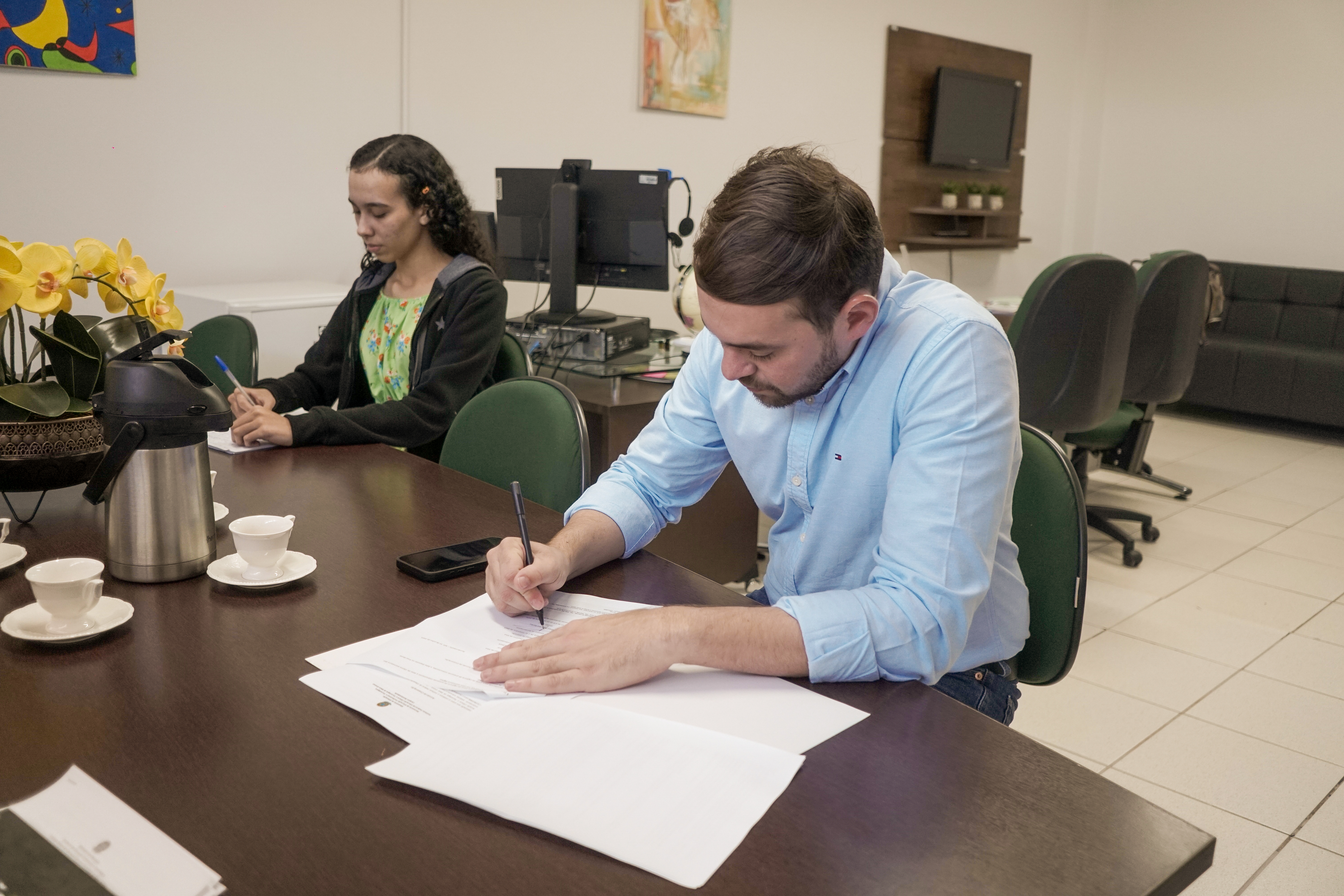 Sanear firma acordo com IFMT para oferta de estágio a alunos da instituição