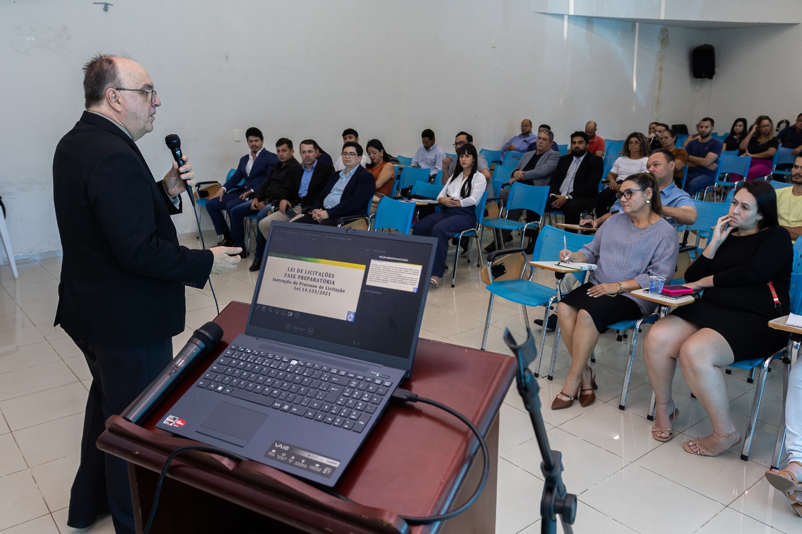 Secretaria de Administração realiza capacitação sobre a Lei de Licitação