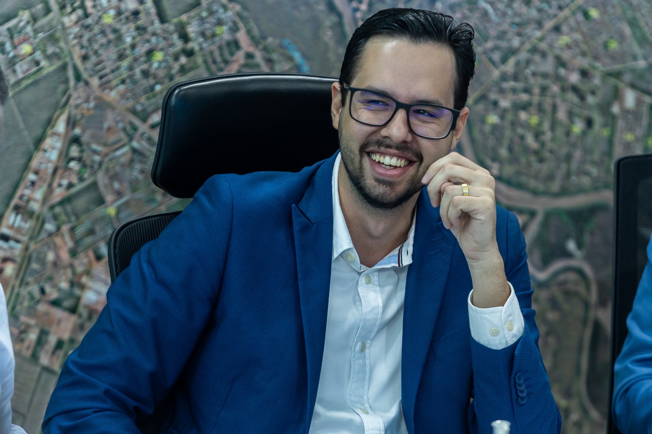 Prefeito define Mykaell Vitorino como interino da Secretaria de Saúde