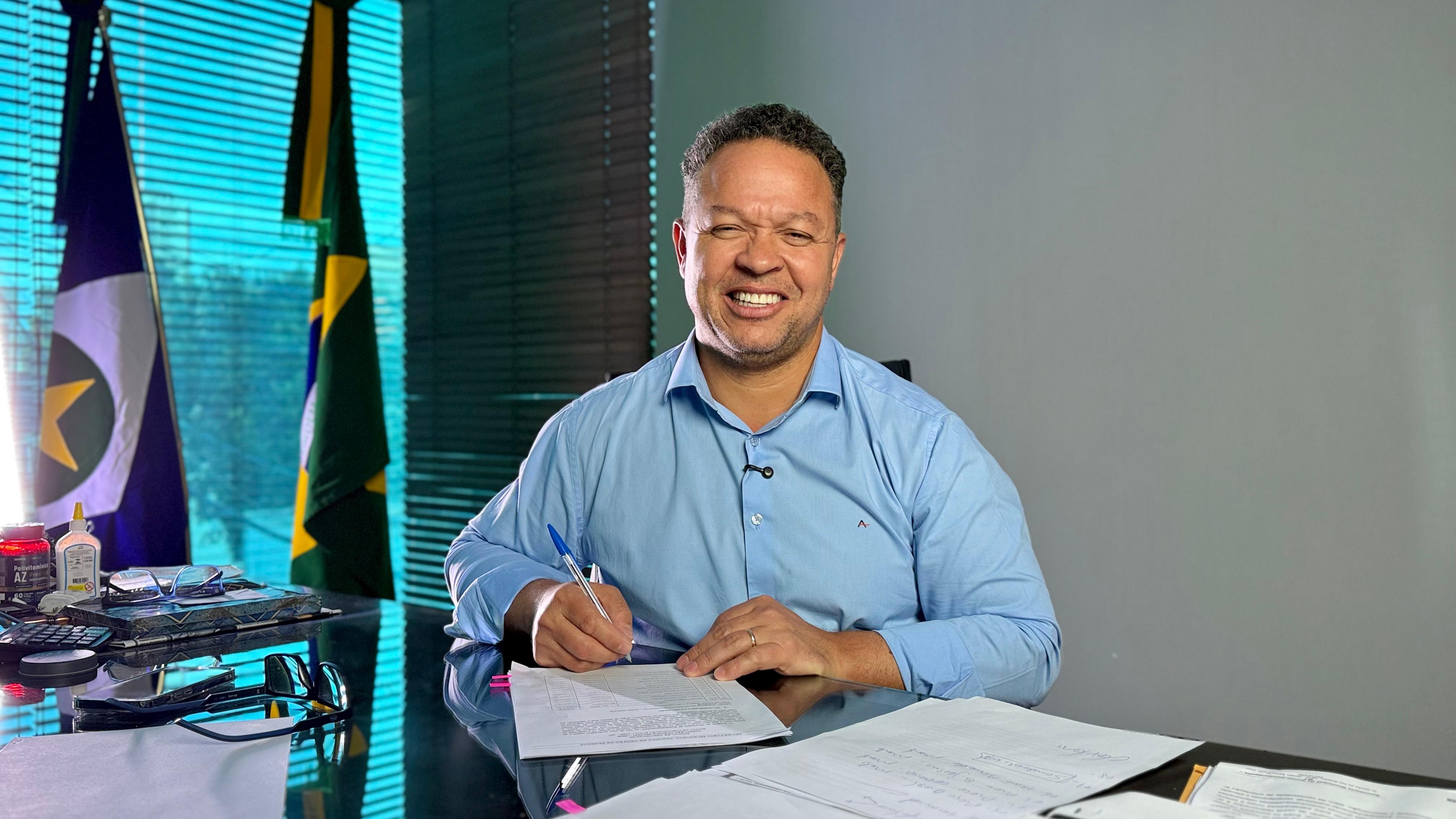 Prefeito decreta ponto facultativo na véspera do Dia de Tiradentes