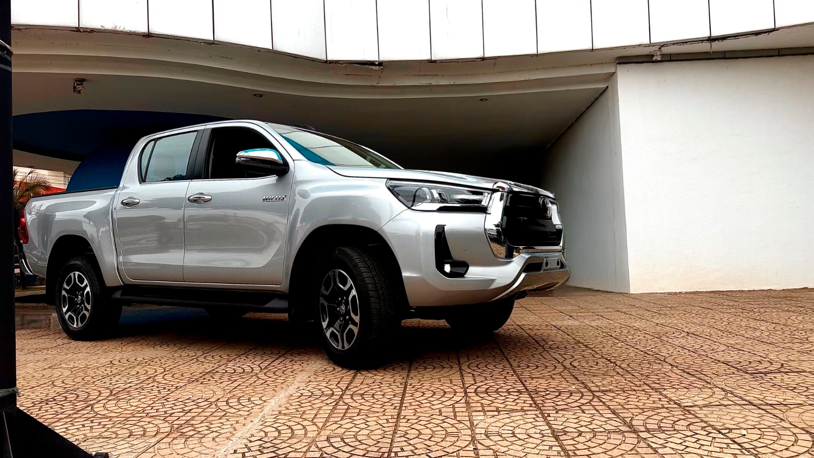 Município anuncia 1 Hilux 0km, 10 motos Honda 0km e 10 geladeiras frost free no IPTU Premiado 2026