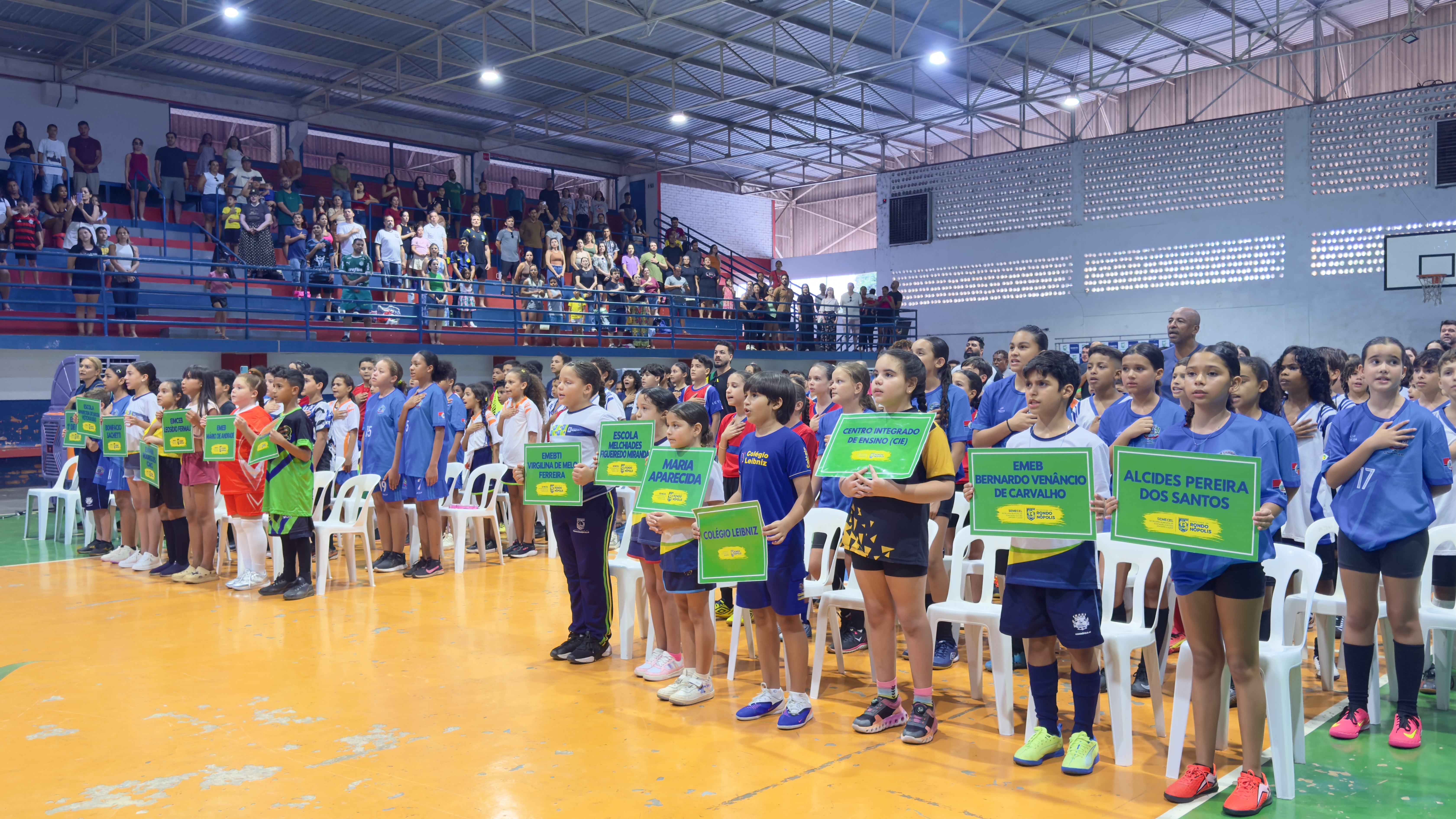 Abertura dos Jogos Escolares Mirim reúne centenas de crianças no ginásio Marechal Rondon