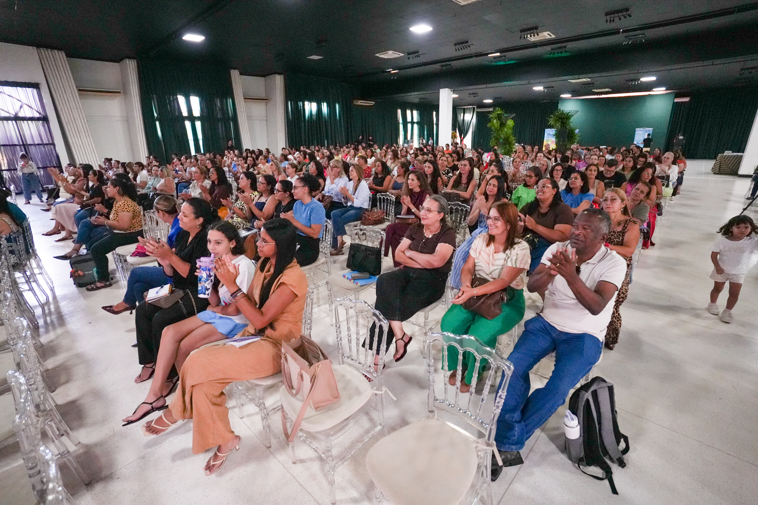 EDUCAÇÃO QUE ACOLHE